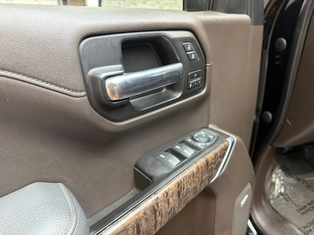 Used 2020 Onyx Black GMC Denali image 28