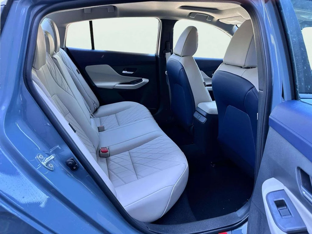 New 2026 Atlantic Gray Metallic Nissan SL image 17