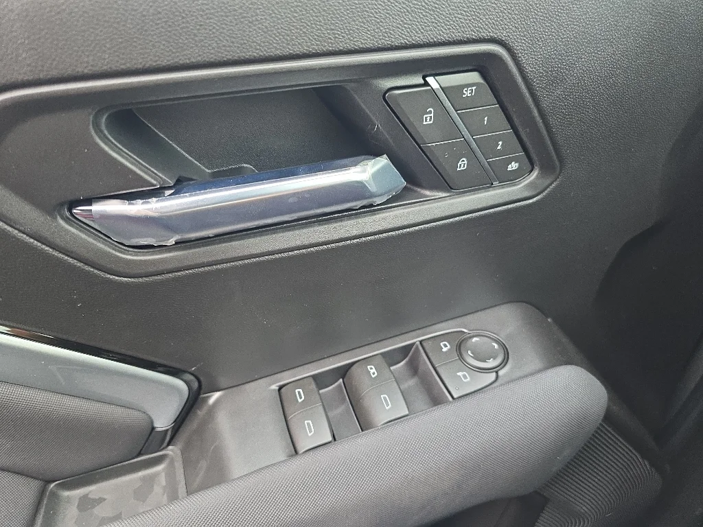 2026 Chevrolet Colorado Z71 - Photo 16