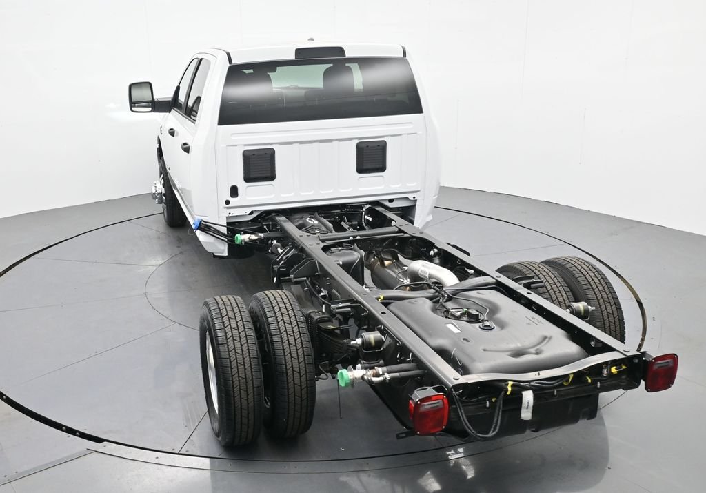 New 2026 Bright White Clearcoat RAM Tradesman image 30