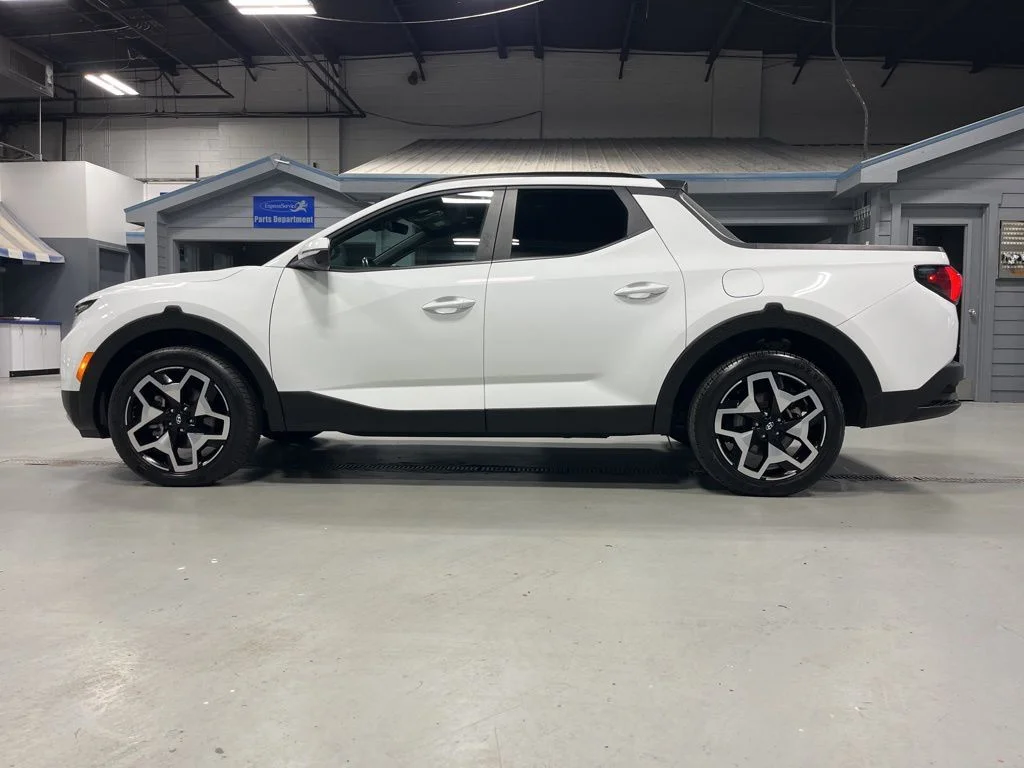 Used 2022 Ice White Hyundai Limited image 4