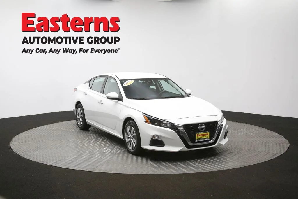 Used 2022 White Nissan 2.5 S image 48