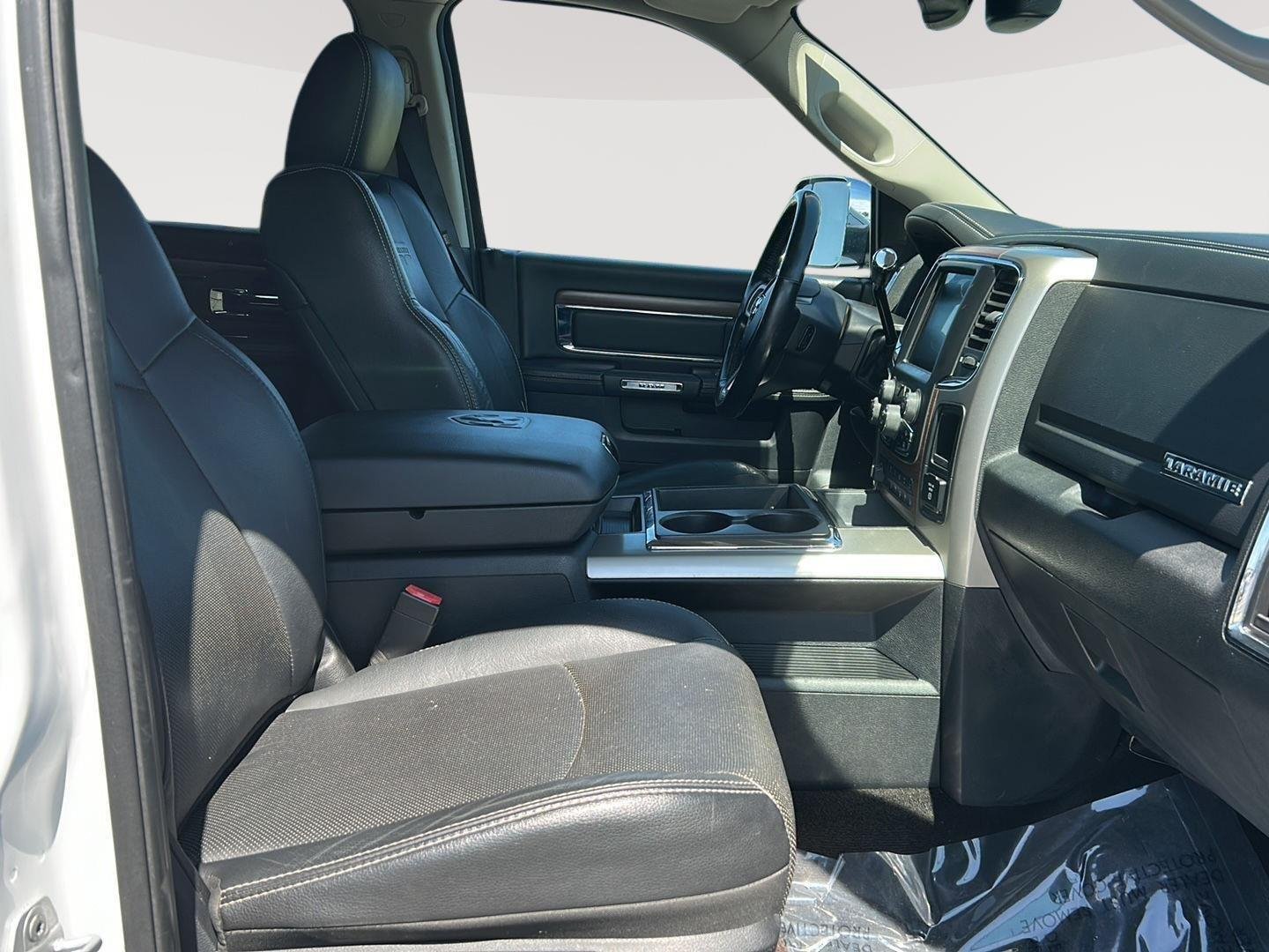 Used 2015 Bright White Clearcoat Ram Laramie image 22