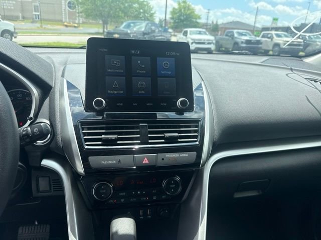 Used 2025  Mitsubishi SE image 20