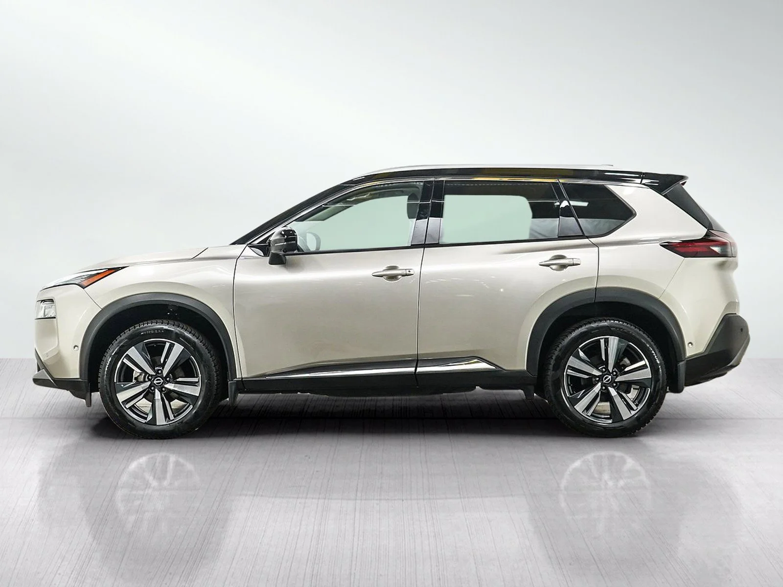 Used 2023 Nissan Rogue SL with VIN JN8BT3CB3PW180696 for sale in Burnsville, Minnesota