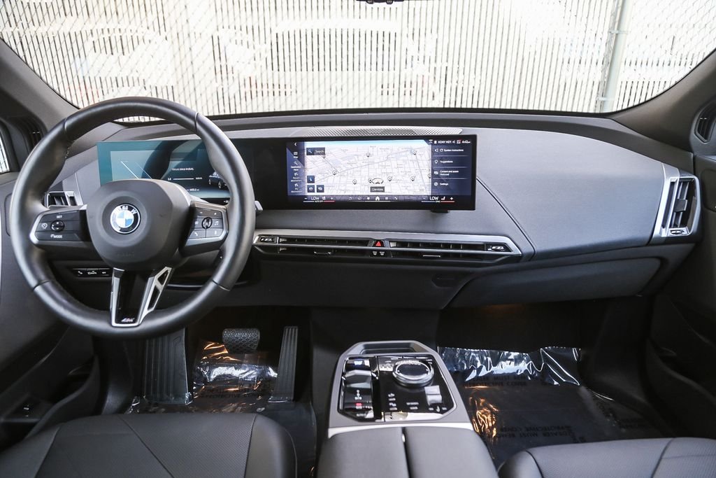 2025 BMW iX 50 - Photo 8