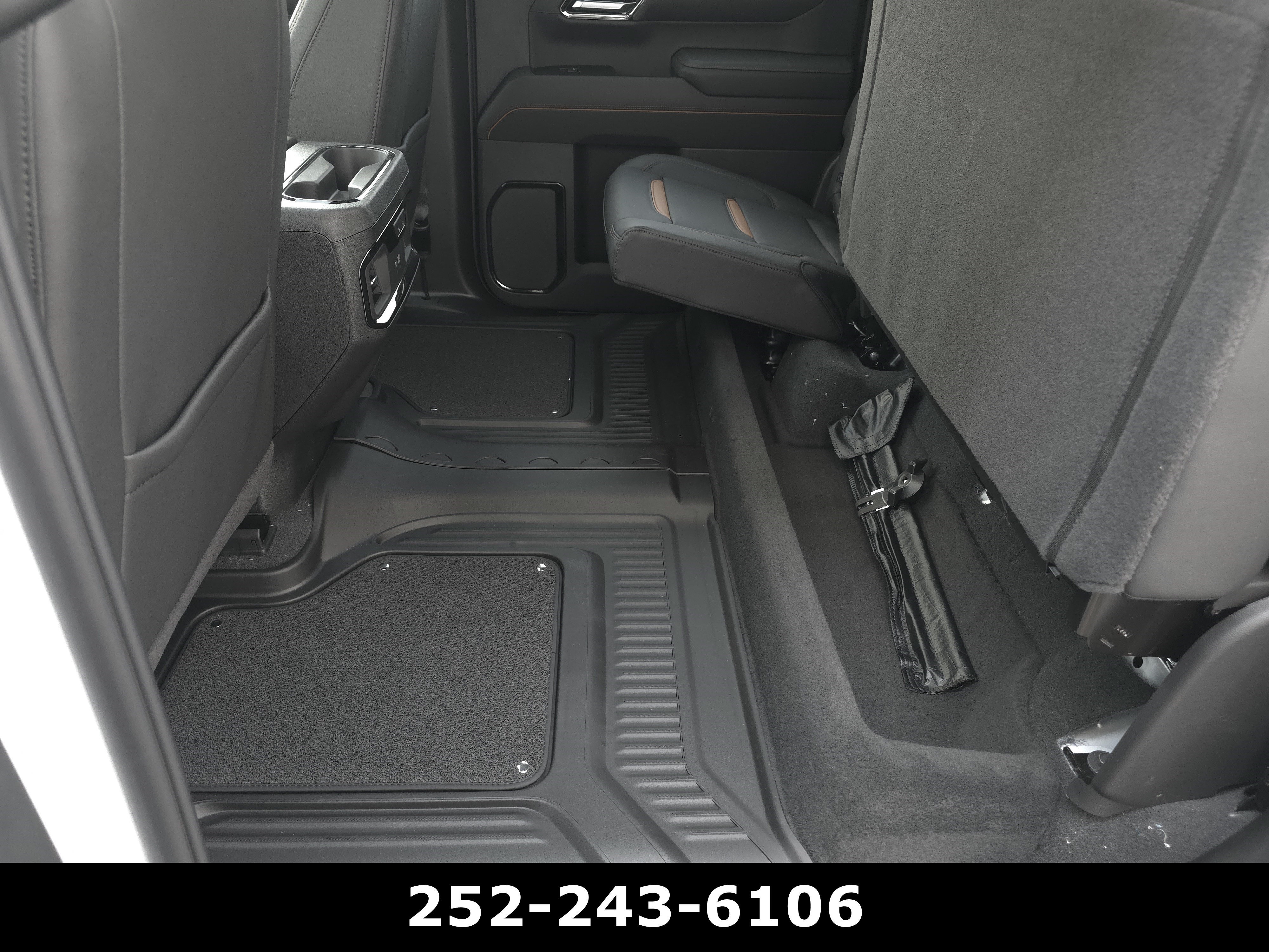 Used 2026 Summit White GMC AT4 image 32