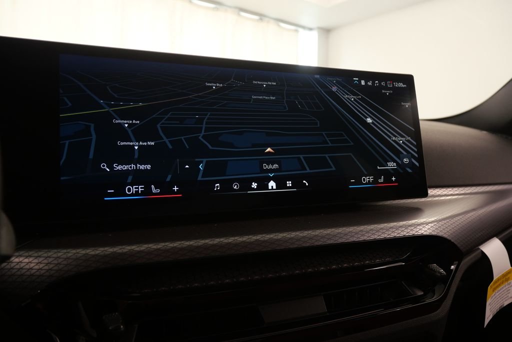 2025 BMW 3 Series 330i - Photo 23