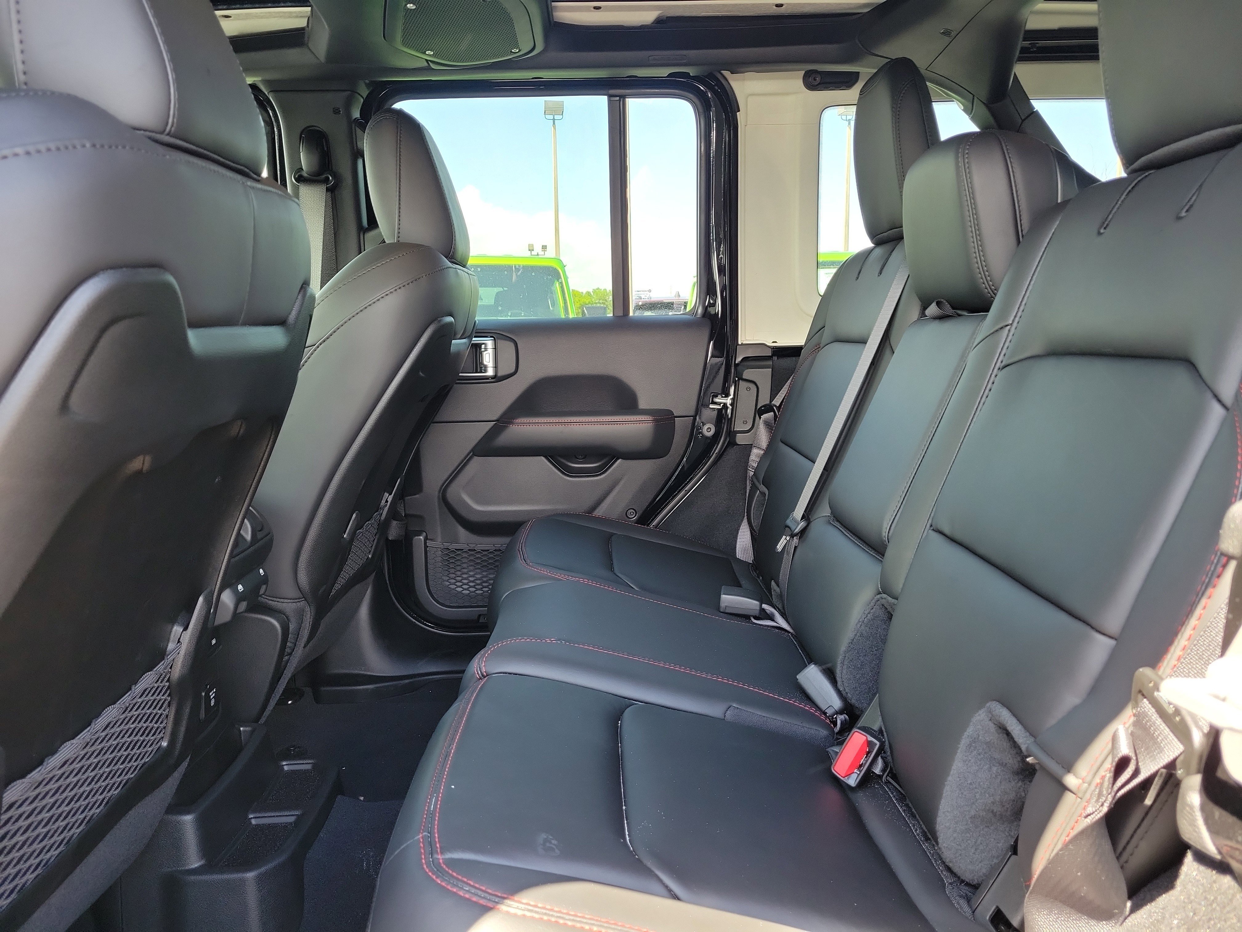New 2026 Black Clear-Coat Exterior Paint Jeep Rubicon X image 8