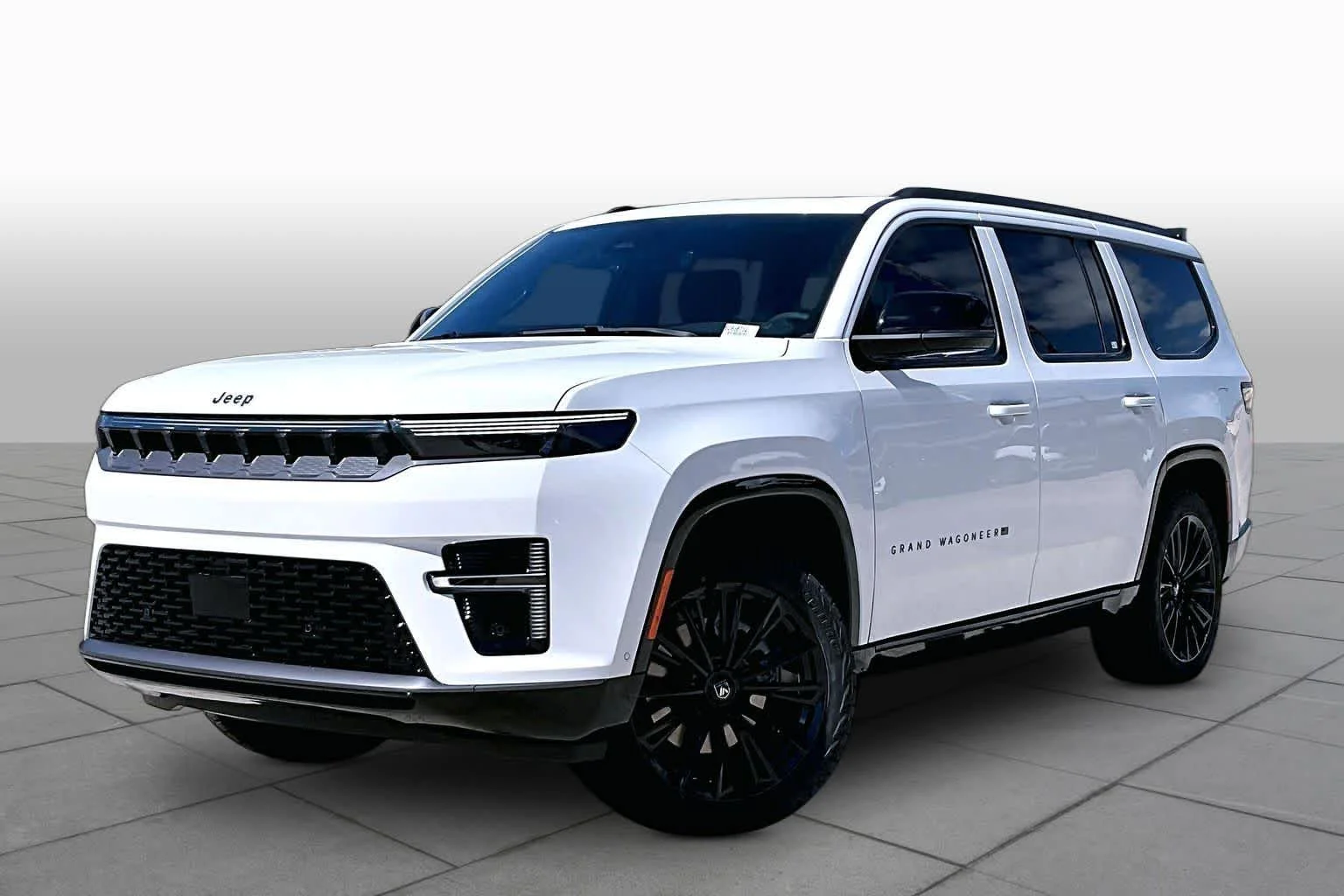 New 2026 Bright White Clear-Coat Exterior Paint Jeep Limited Altitude image 2