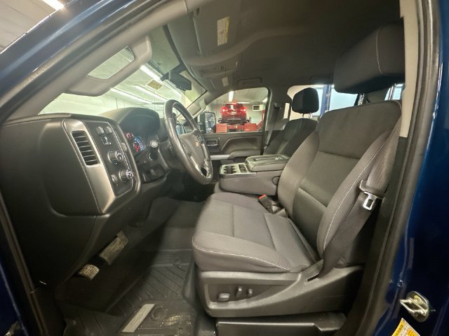 Used 2019 DEEP OCEAN BLUE METALLIC Chevrolet LT image 22
