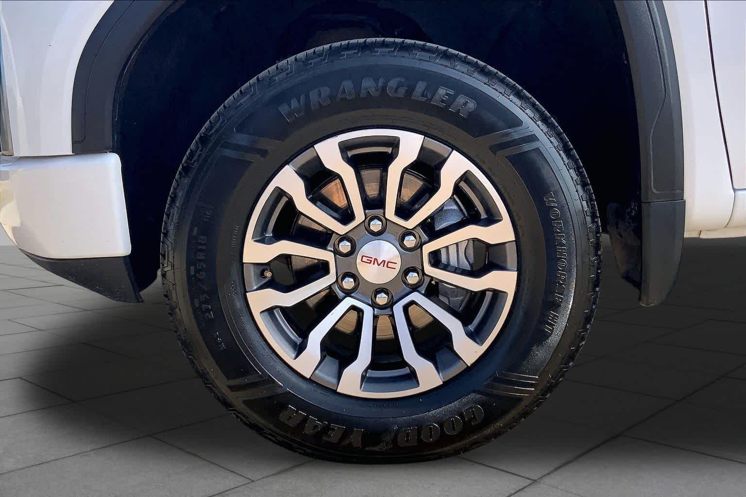Certified Used 2021 Summit White GMC AT4 image 11