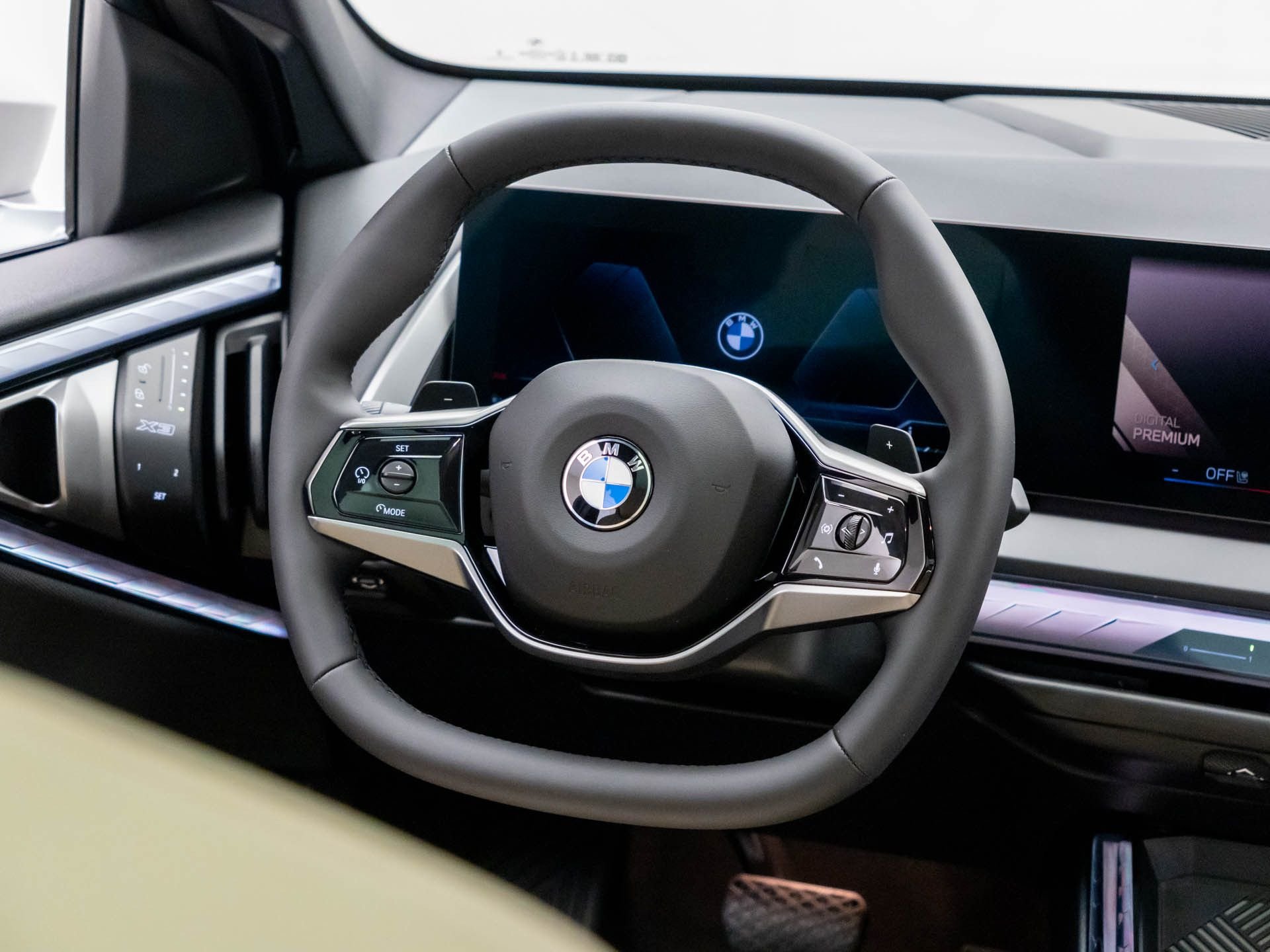 New 2026 Alpine White BMW 30 xDrive image 17