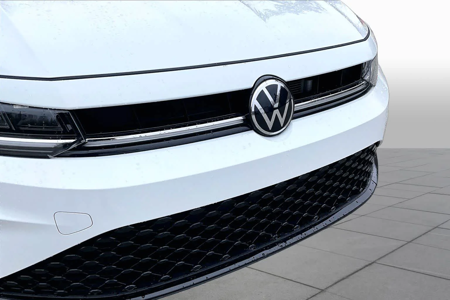 Used 2025 Pure White Volkswagen Sport image 32