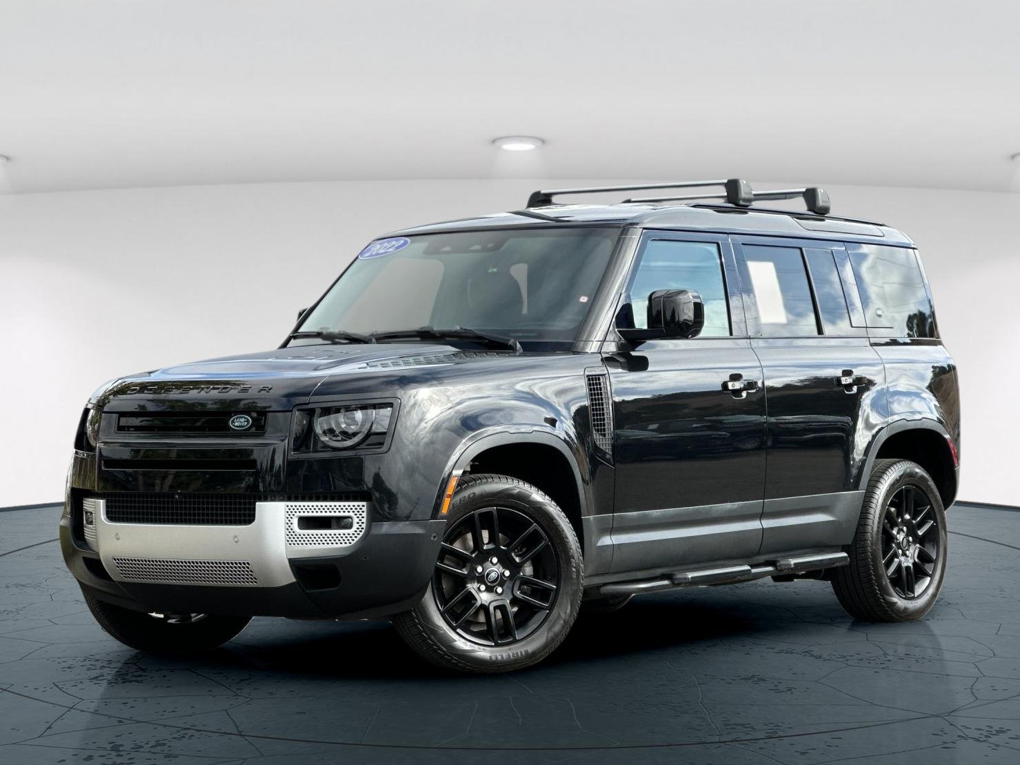 Used 2022 Santorini Black Metallic Land Rover S 4D Sport Utility image 2