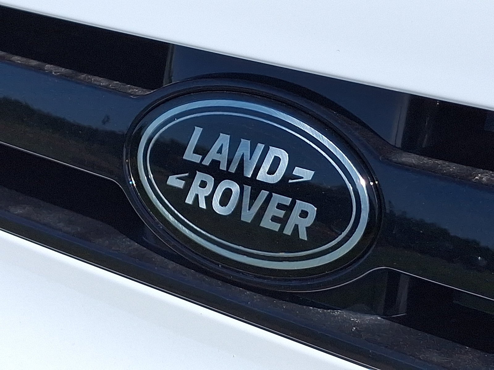New 2026 Fuji White Land Rover  image 19