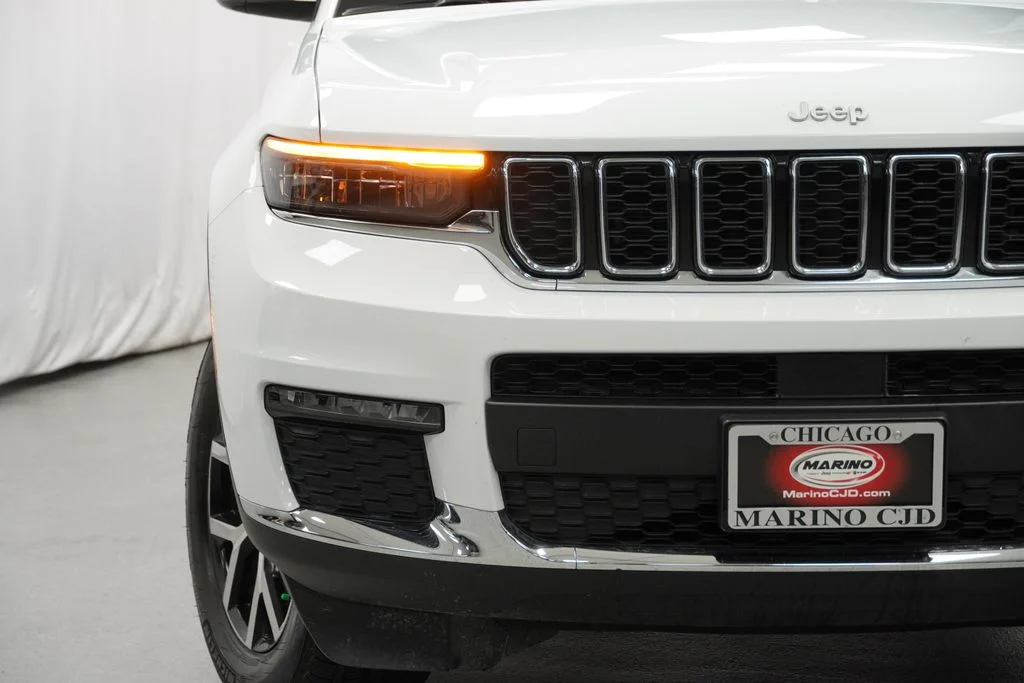 Used 2025 White Jeep Limited image 6