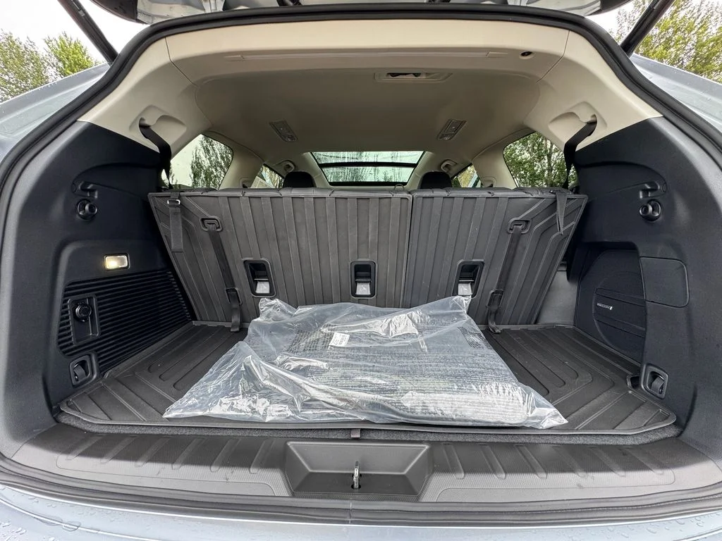 New 2026 ICE SILVER METALLIC Subaru Limited 7-Passenger image 106