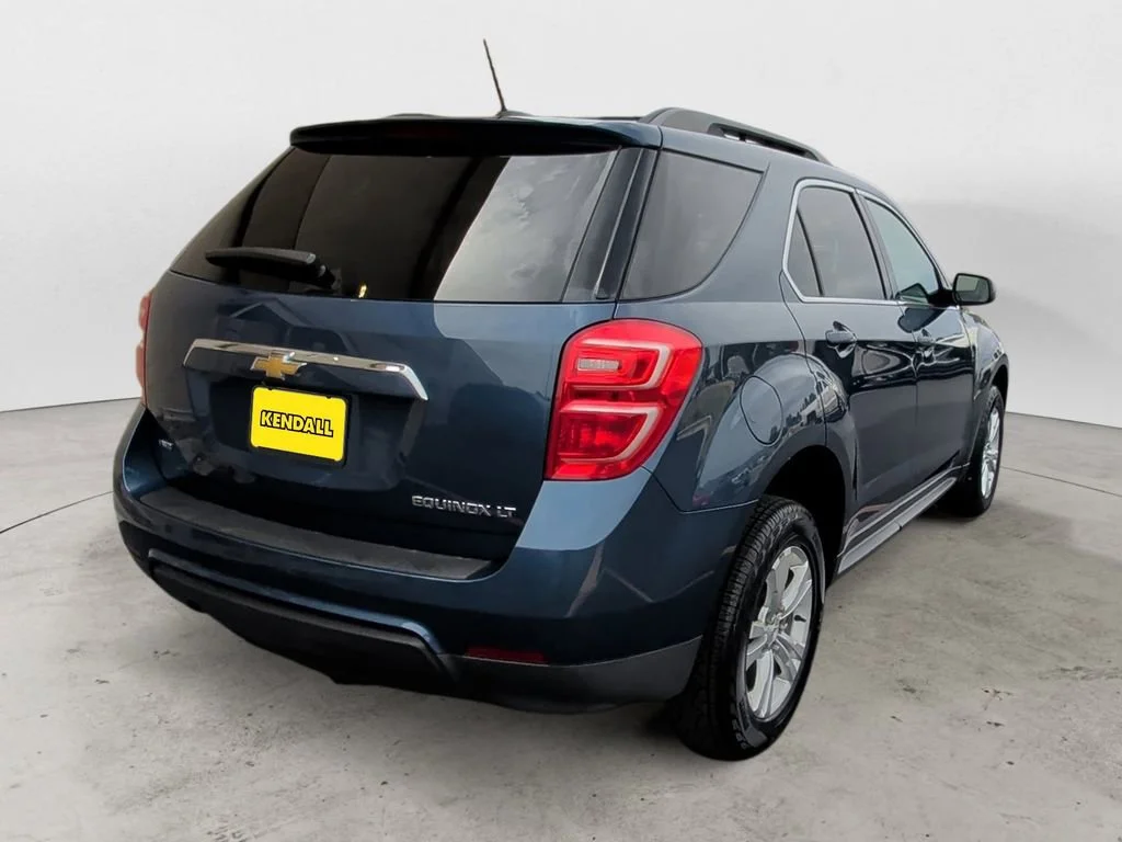 Used 2016 PATRIOT BLUE METALLIC Chevrolet LT image 5