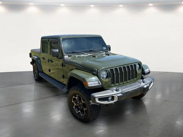 Used 2022 Green Jeep Sport image 6