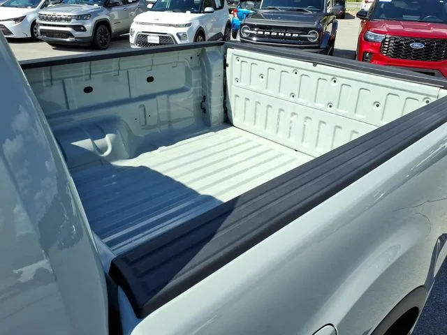 Used 2023 Green Ford XLT image 17