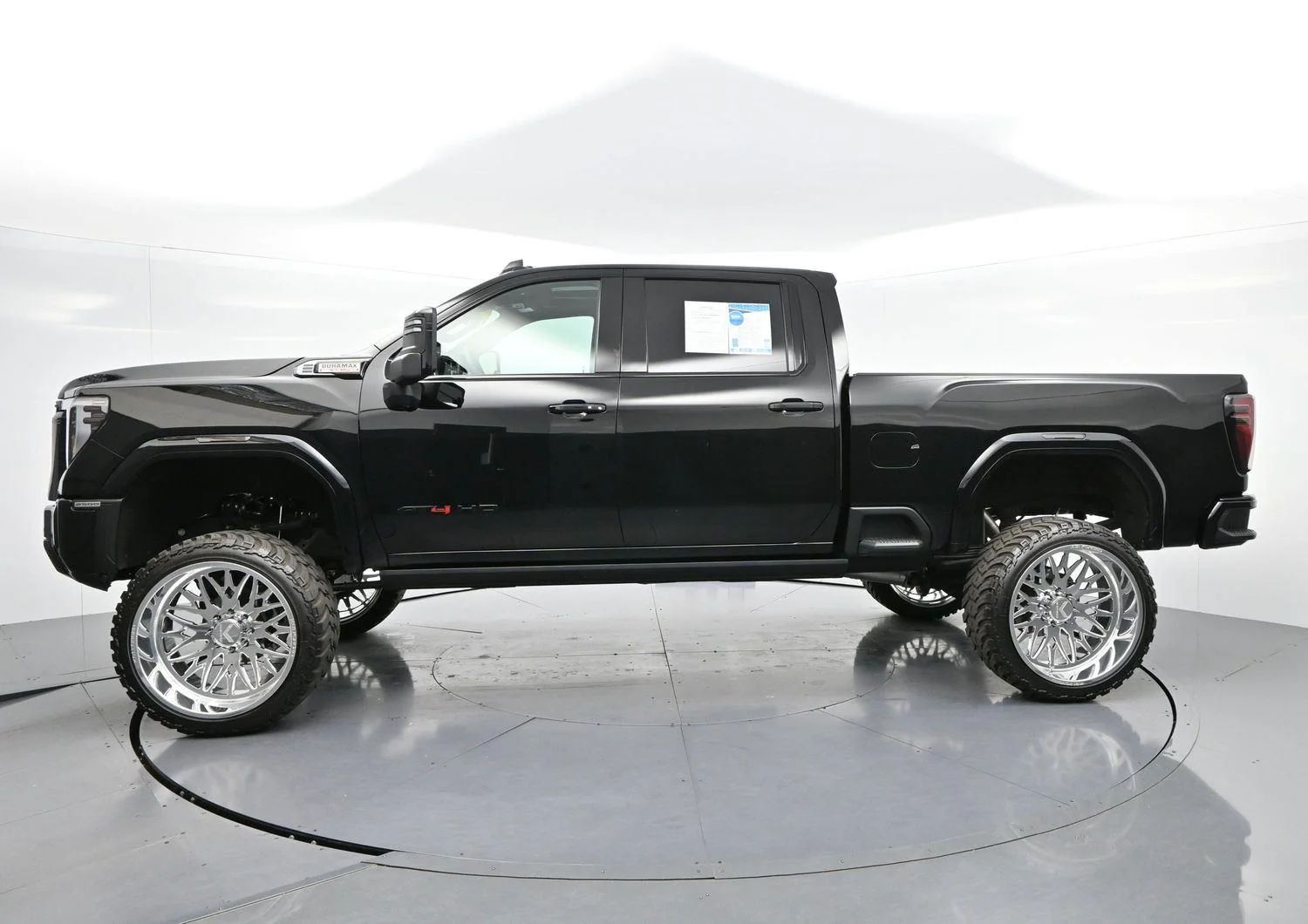 Used 2025 Onyx Black GMC AT4 image 4
