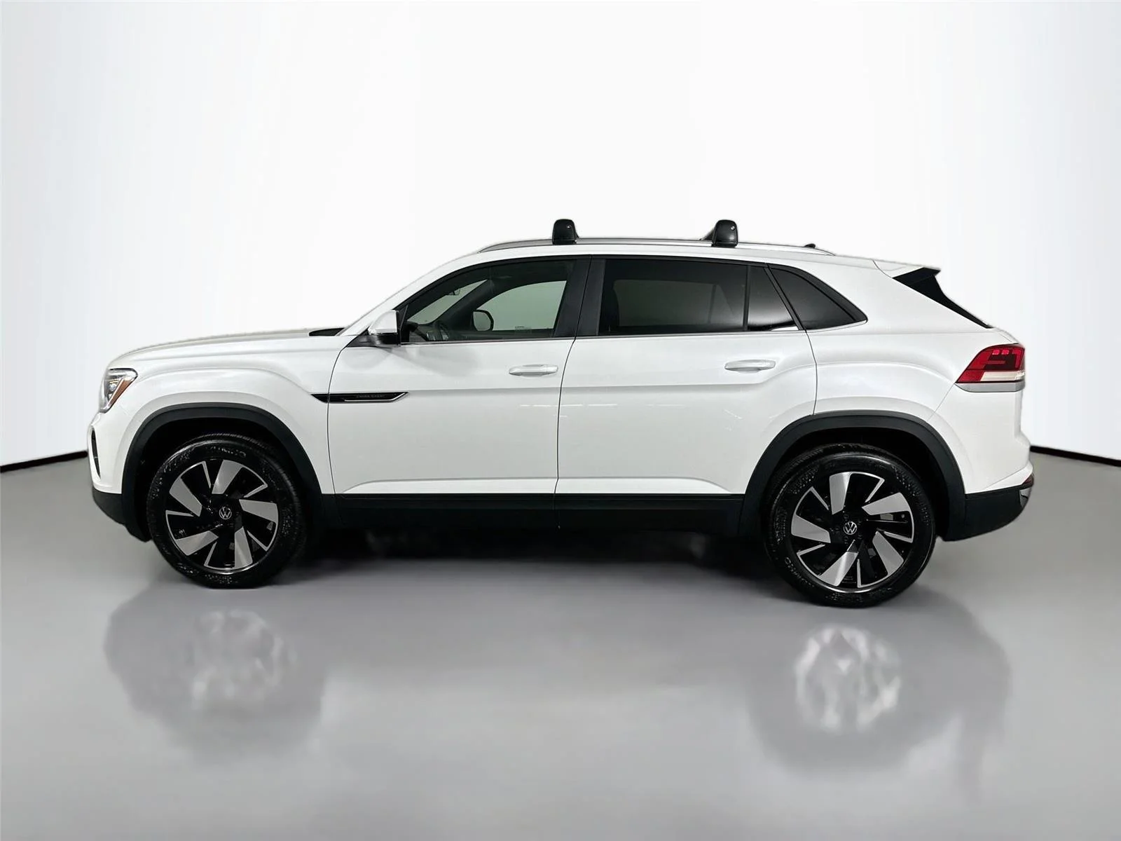 New 2026 Opal White Pearl Volkswagen 2.0T SE w/Technology image 8