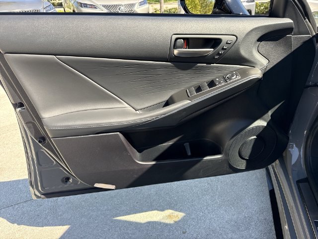 Certified Used 2025  Lexus 350 F SPORT image 13