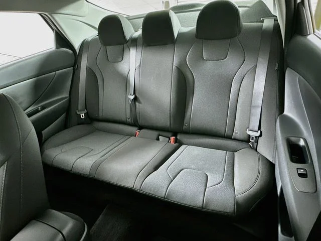 Certified Pre-Owned 2025 Hyundai Elantra SE
