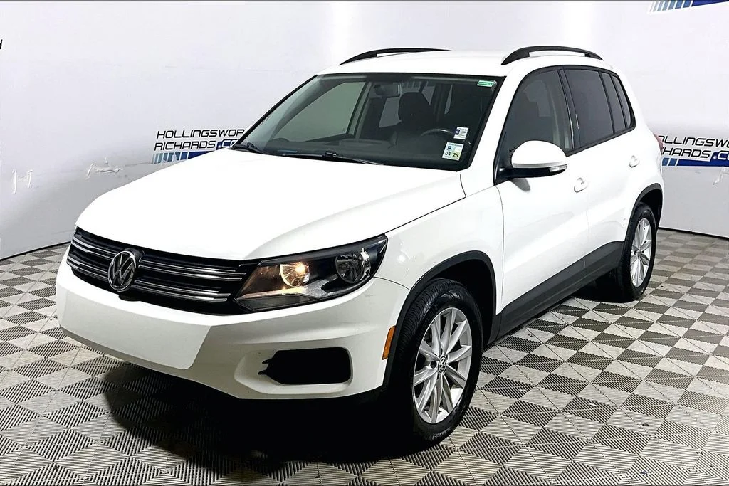 2017 Volkswagen Tiguan 2.0T S's photo