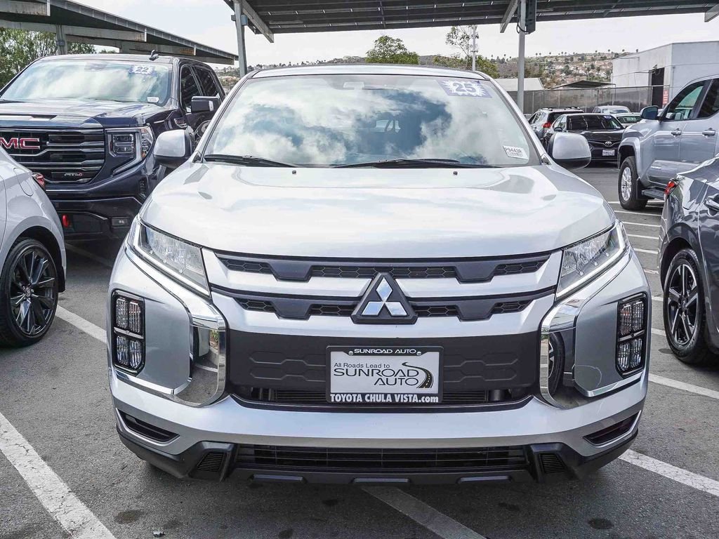 Used 2025 Silver Mitsubishi 2.0 ES image 2