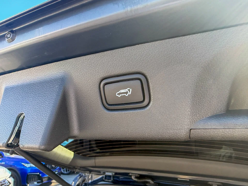 Used 2025 Moonlight Cloud Hyundai SEL image 28