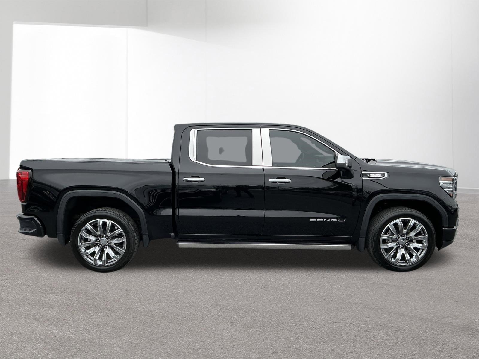 Used 2023 Onyx Black GMC Denali image 2
