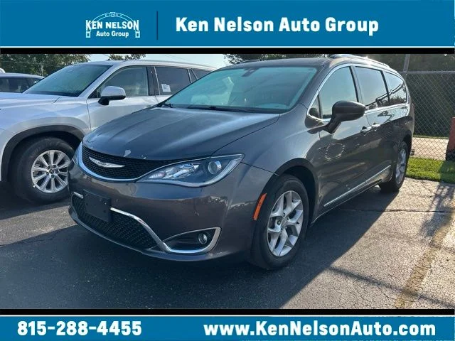Used 2019 Gray Chrysler Touring L image 1