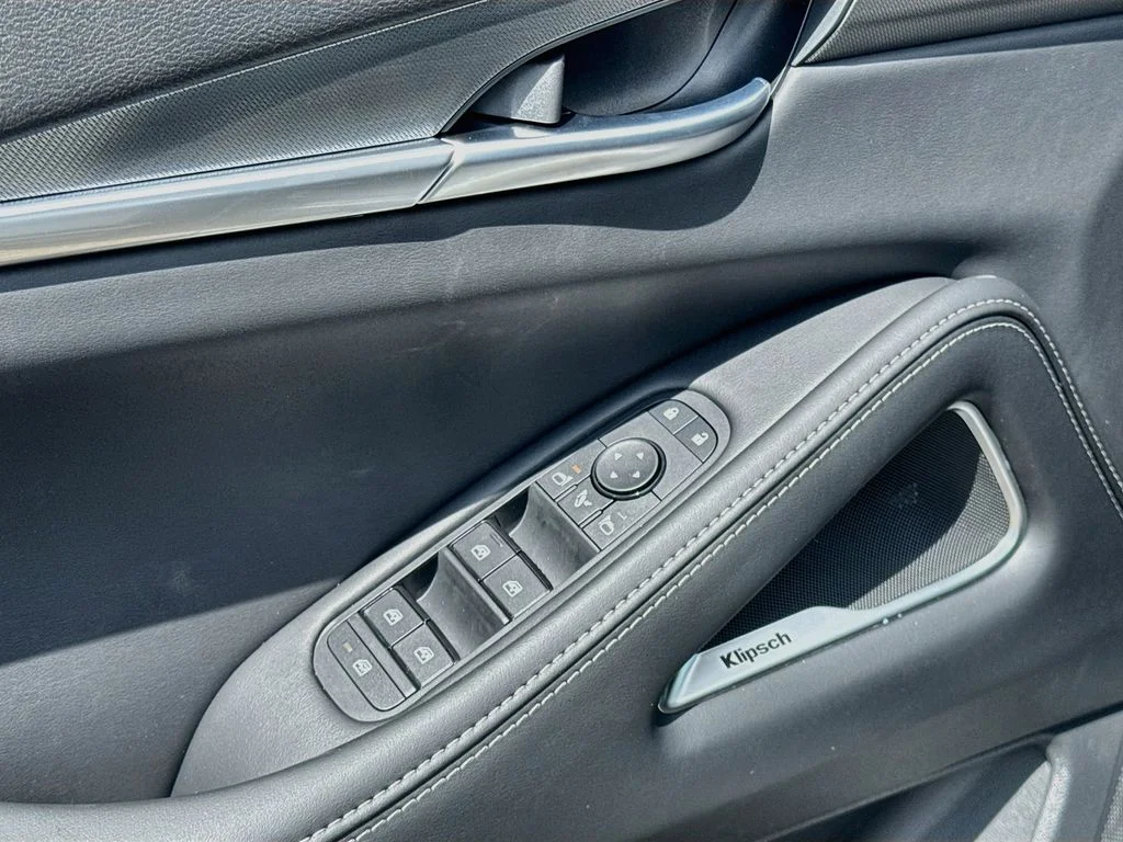 New 2027 HARBOR GRAY INFINITI Luxe FWD image 18