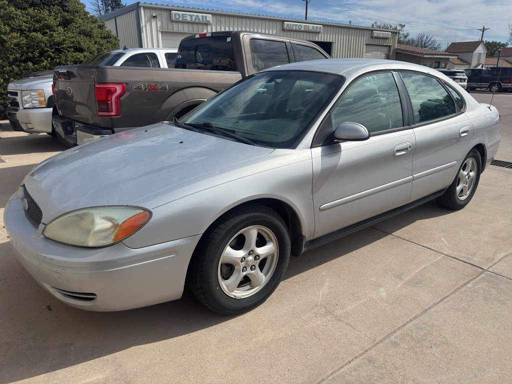 2004 Ford Taurus