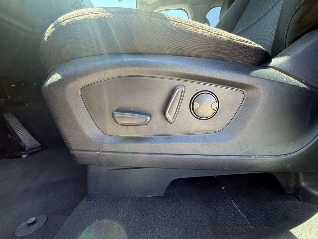 Used 2023 Gray Ford XLT image 33