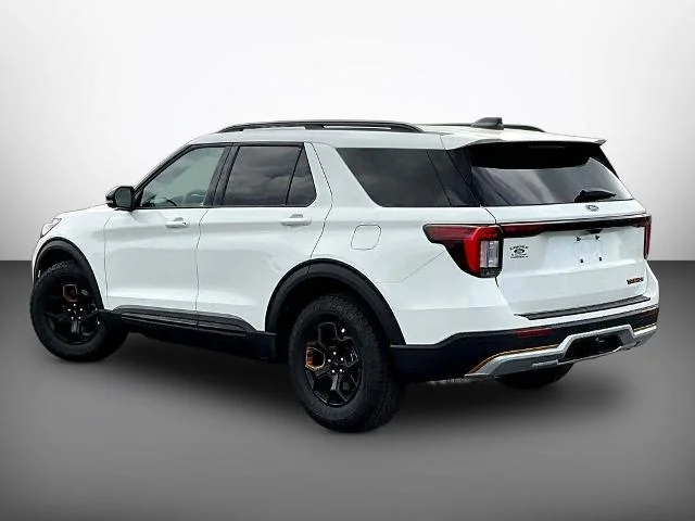 New 2026 Star White Metallic Tri-Coat Ford Tremor® image 38