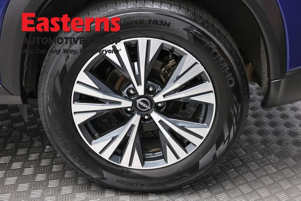 Used 2023 Blue Nissan SV image 8