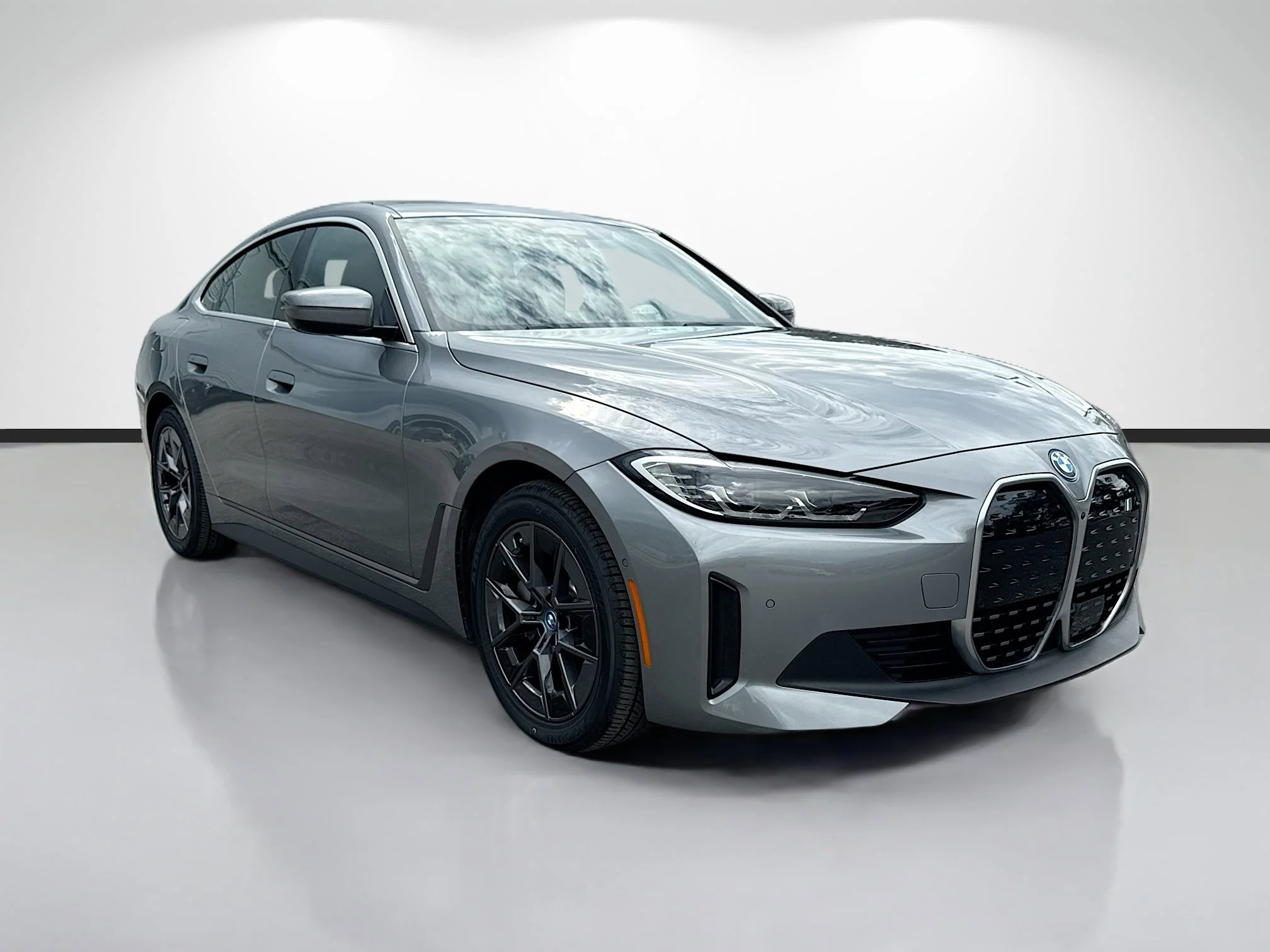 2024 BMW i4 eDrive35's photo