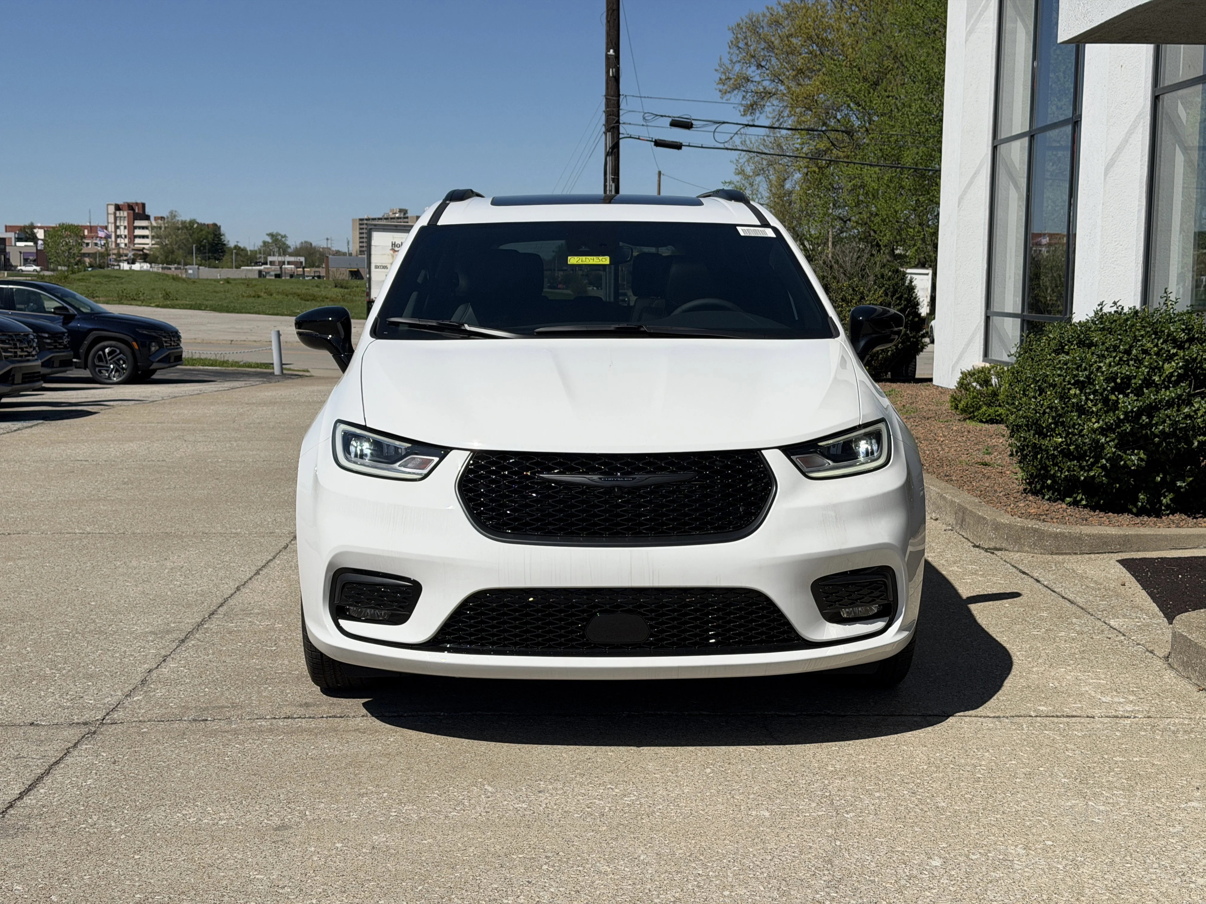 New 2026 Bright White Clear-Coat Exterior Paint Chrysler Select image 16