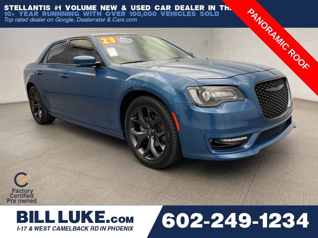 2023 Chrysler 300 Touring L RWD's photo