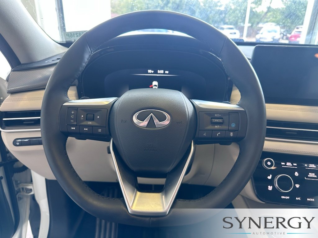 Certified Used 2023 Majestic White INFINITI LUXE image 16