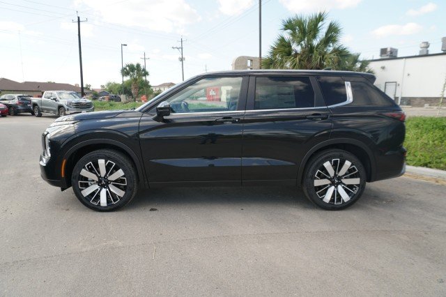 2025 Mitsubishi Outlander SE - Photo 11