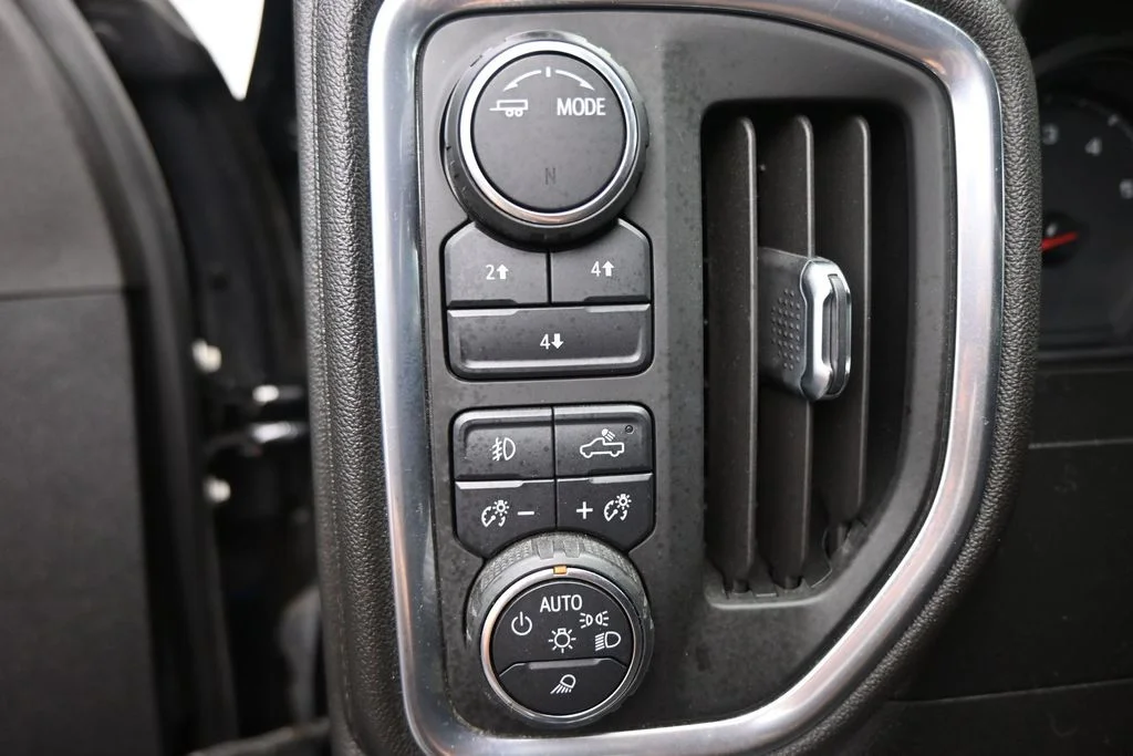 Used 2021 Black Chevrolet LT image 12