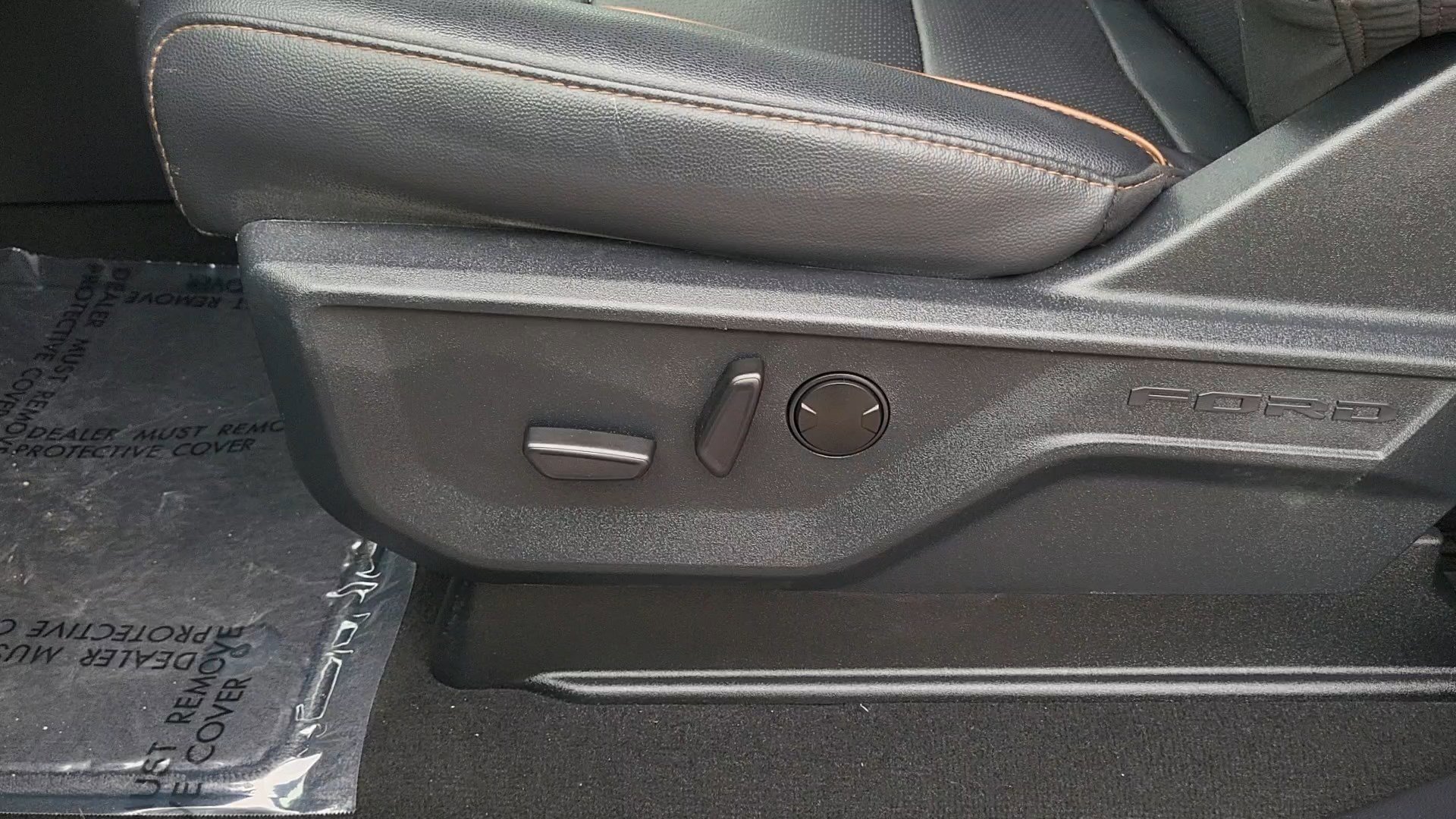 Certified Used 2025 Gray Metallic Ford LARIAT image 11
