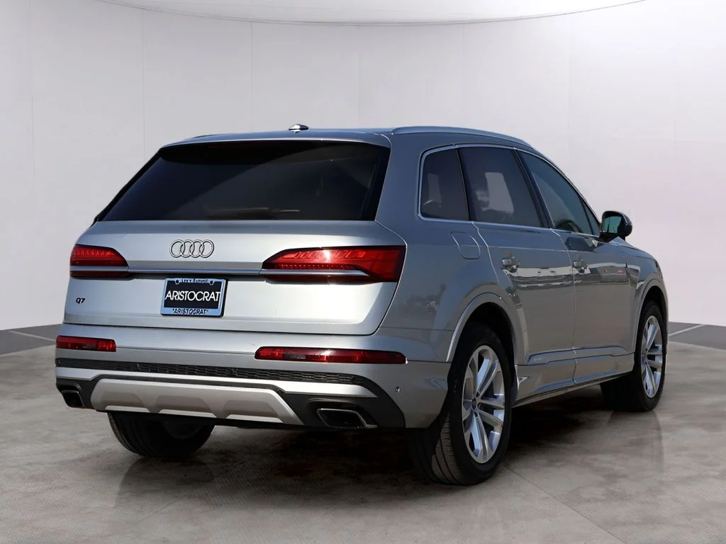 Used 2025  Audi 55 Premium Plus image 7