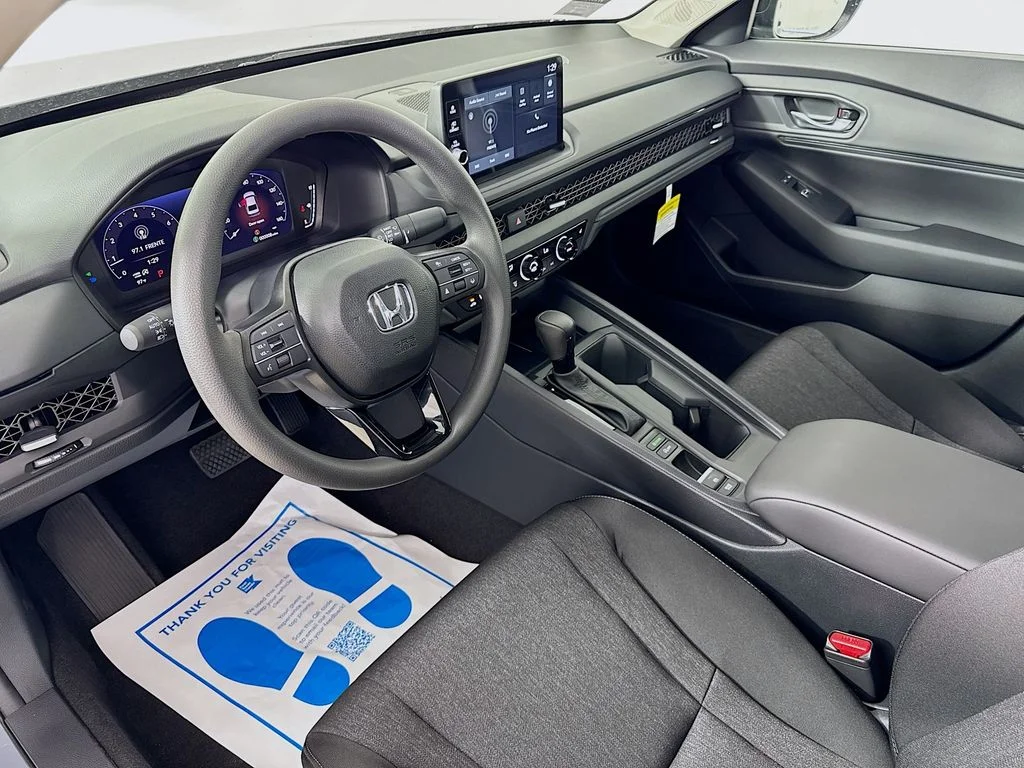 New 2026 Urban Gray Pearl Honda SE image 15