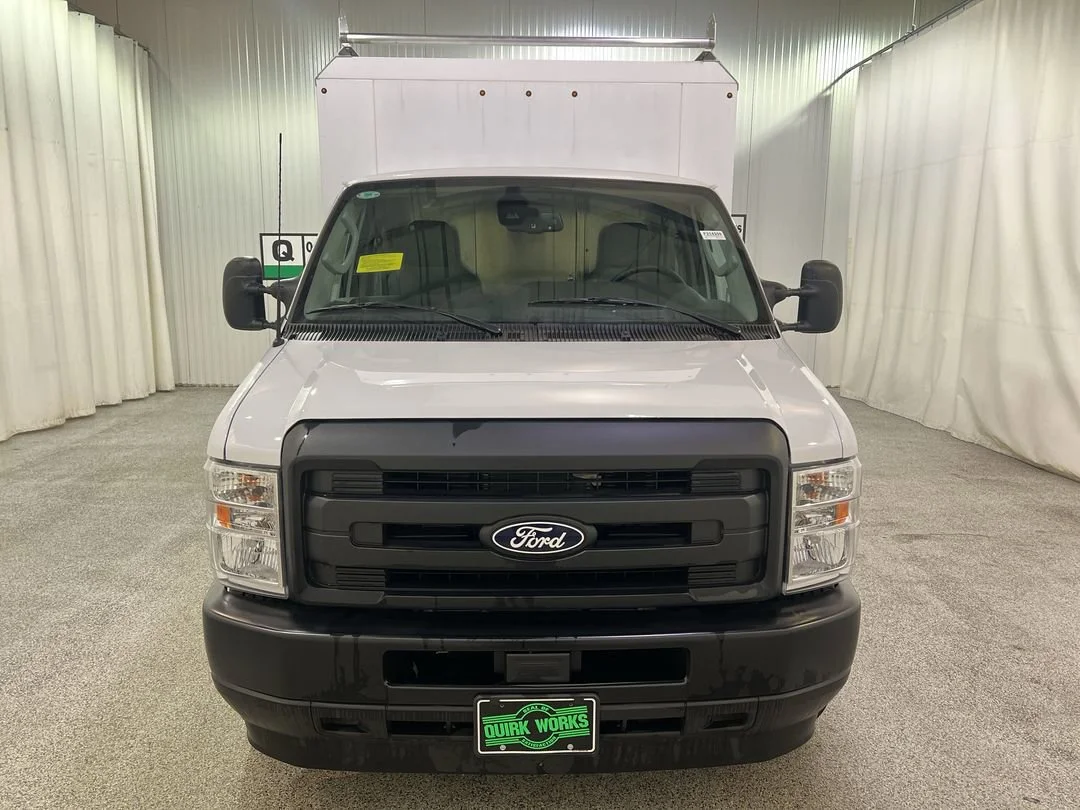 New 2026 Oxford White Ford E-350 SRW image 2