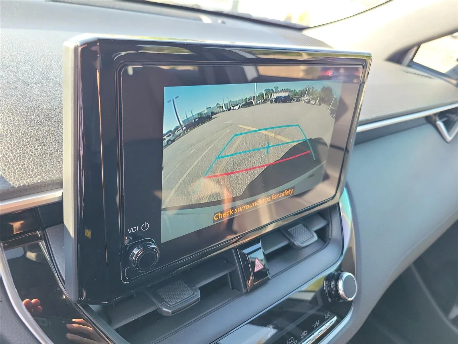 Used 2024 Wind Chill Pearl Toyota Hybrid SE image 30